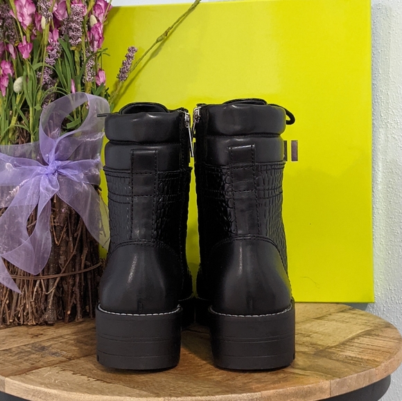 🥾 SOLD 🥾NIB Gianni Bini 'Besteen' black combat boots - Picture 4 of 8